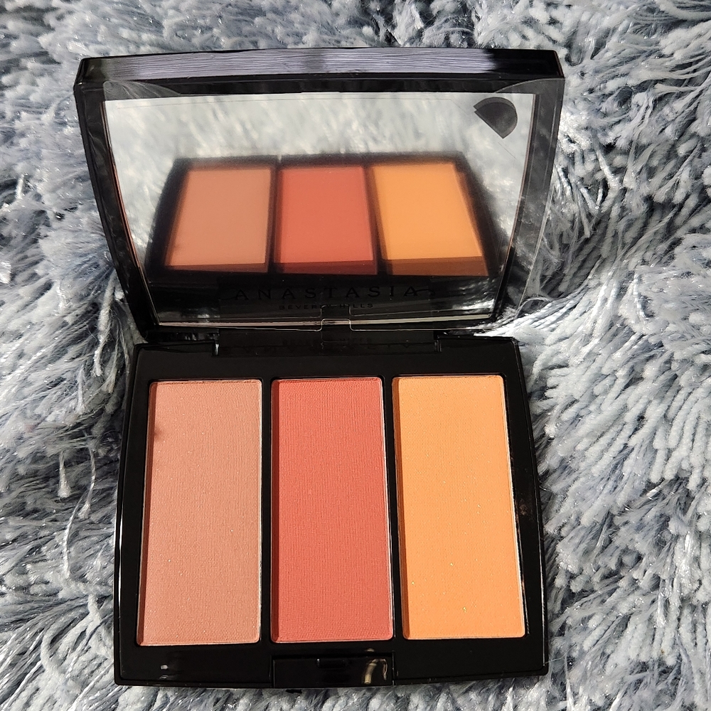 Anastasia Beverly Hills Blush Trio Peachy Love
